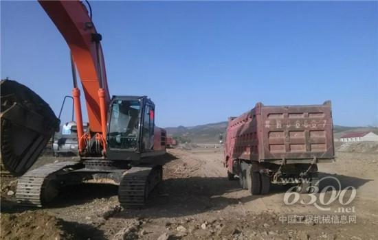 挖掘機平地裝車2大技巧