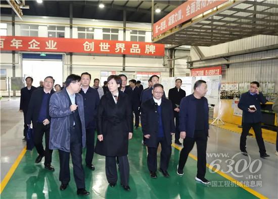 開封市委書記侯紅到中聯(lián)重科開封工業(yè)園調研