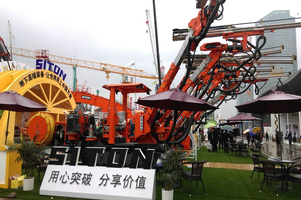 Bauma China 2016——江西鑫通機(jī)械制造有限公司展臺風(fēng)采