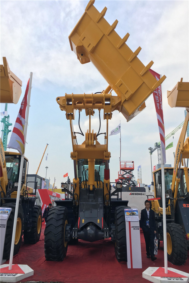 Bauma China 2016——德州德工機(jī)械有限公司展臺(tái)風(fēng)采