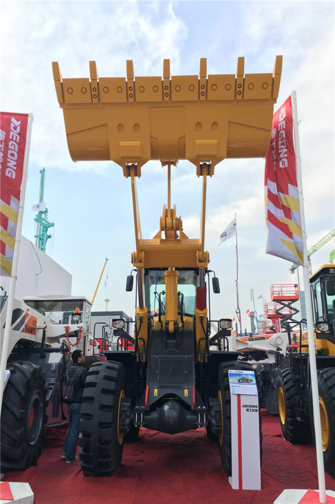 Bauma China 2016——德州德工機(jī)械有限公司展臺(tái)風(fēng)采