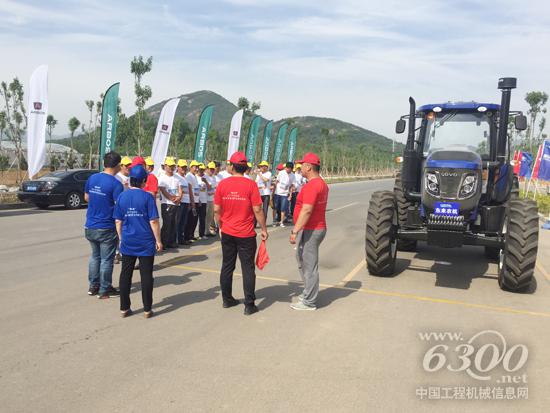 雷沃歐豹成為濱州機(jī)手大賽唯一指定用車(chē)1.JPG