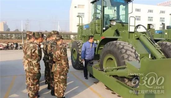 徐工裝載機(jī)向建軍90周年獻(xiàn)禮！ 