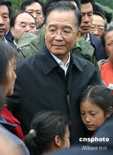 溫總理在抗災(zāi)前線