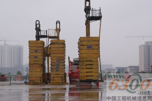 中聯(lián)重科 履帶吊