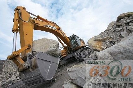 凱斯CX800B挖掘機(jī)作業(yè)現(xiàn)場