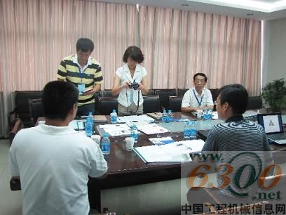 　　中國工程機械維修企業(yè)資質認證專家到集團技術服務公司進行現場認證工作
