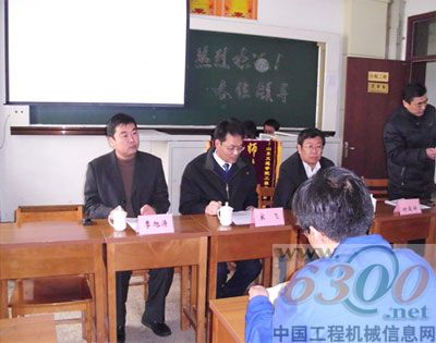 宋部長季部長張教授參加畢業(yè)典禮