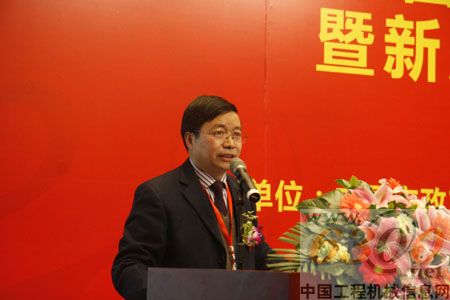 全國(guó)升降平臺(tái)標(biāo)準(zhǔn)化委員會(huì)副秘書長(zhǎng) 張華