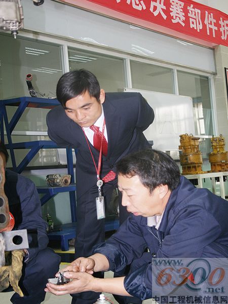 三一服務(wù)技術(shù)運動會發(fā)動機拆裝考試現(xiàn)場