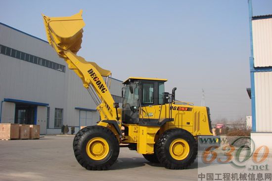 德工推出裝載機(jī)新品DG953 