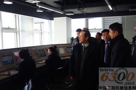 徐工集團與上海國際港務集團簽訂戰(zhàn)略合作協(xié)議