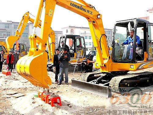 廣豐：挖掘機(jī)之都春意“鬧”
