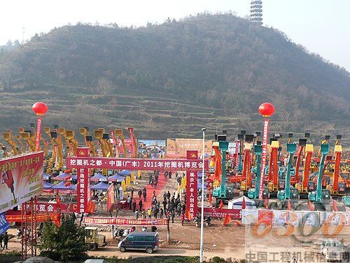廣豐：挖掘機(jī)之都春意“鬧”