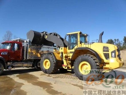 L250G輪式裝載機(jī)