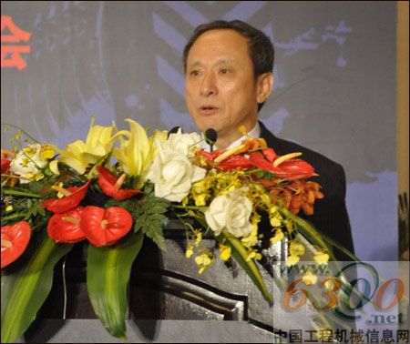　　徐工集團(tuán)董事長(zhǎng)王民