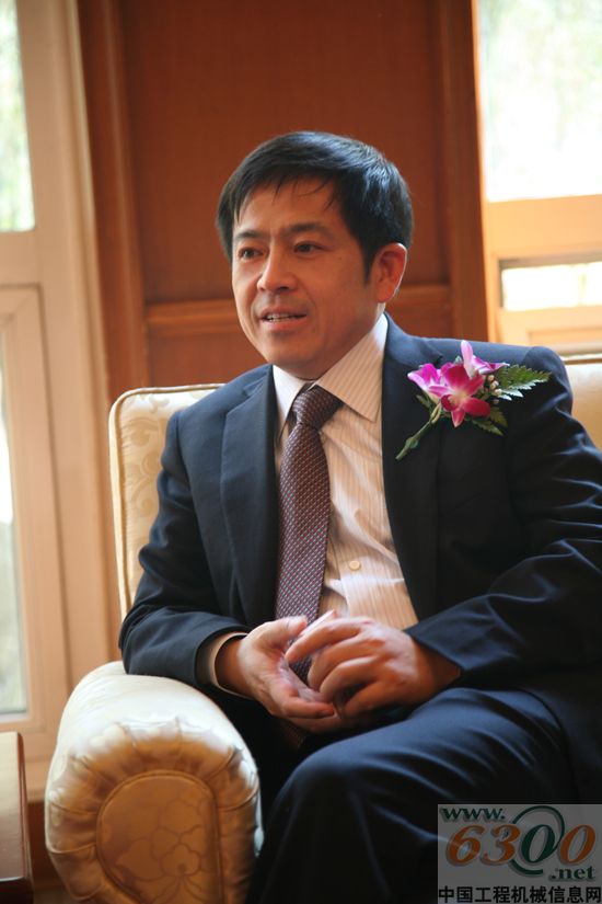 三一,總裁,向文波