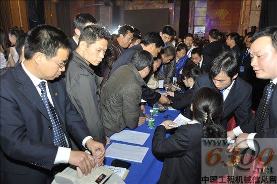 客戶現(xiàn)場支付定金購買新品
