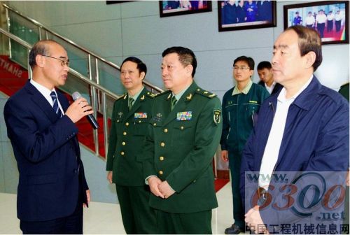 山東省軍區(qū)司令員榮森之少將到山推調研