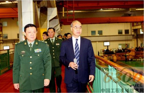 山東省軍區(qū)司令員榮森之少將到山推調研