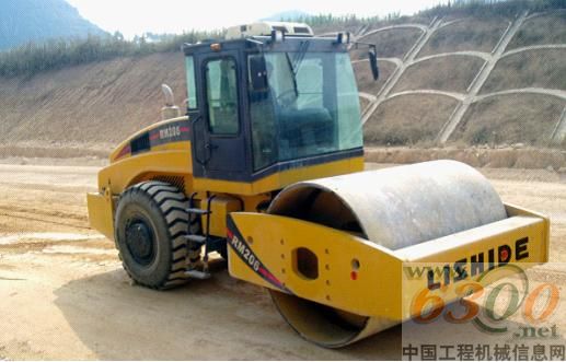 力士德,壓路機(jī),廣西,高速公路,建設(shè)