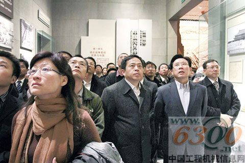 三一,參觀,復興之路,展覽,梁穩(wěn)根,報國,使命